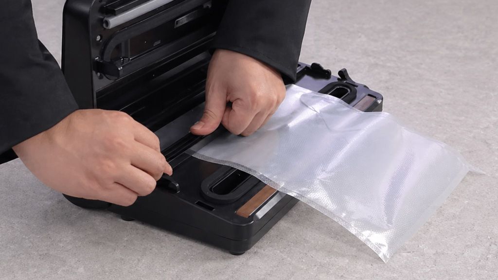 Рифлёная сторона пакета должна смотреть вниз